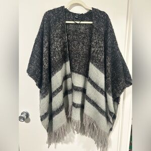 Steve Madden Black and White Knit Poncho
